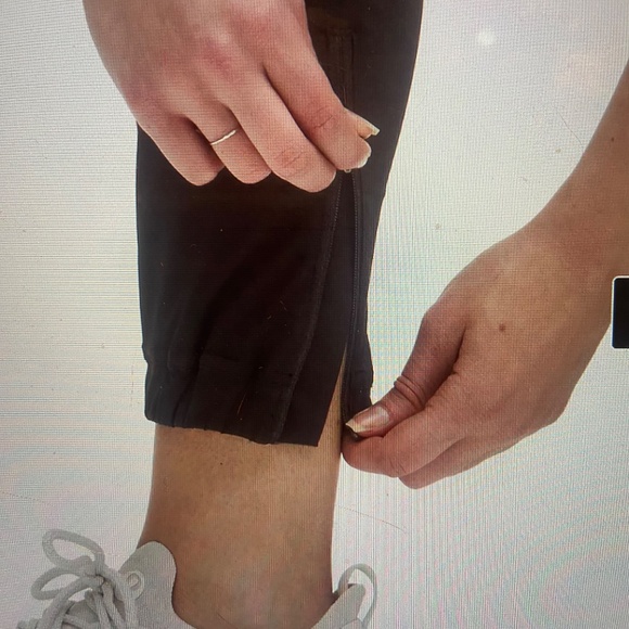 Lulu Lemon Adapted State Jogger ( cropped ) - Picture 9 of 9